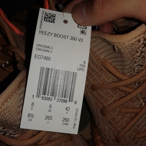 Yeezy 350 v2 Clay - Picture 4 of 4